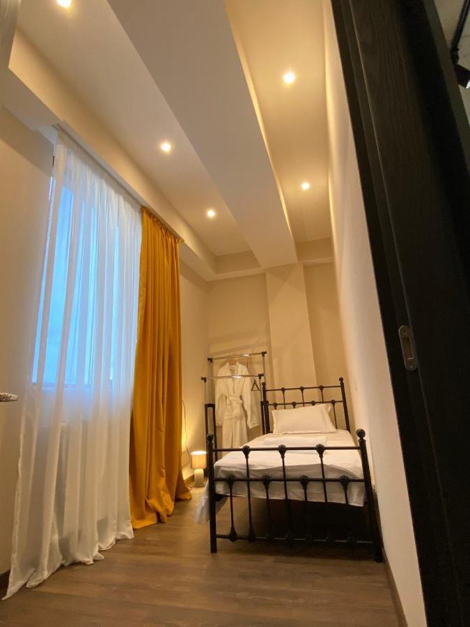Apartment Sixteen Tiflis Exterior foto